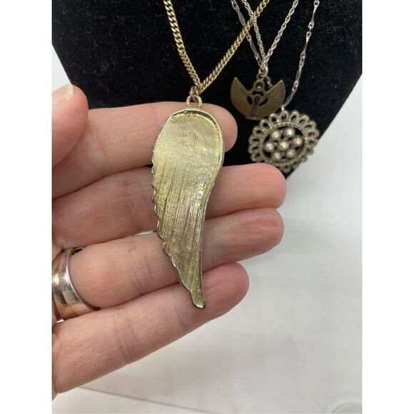 BETSEY JOHNSON Angel Winged Goddess Collection Layered Necklace. - Picture 4 of 8